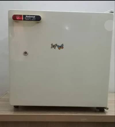 National room refrigerator in a very good condition