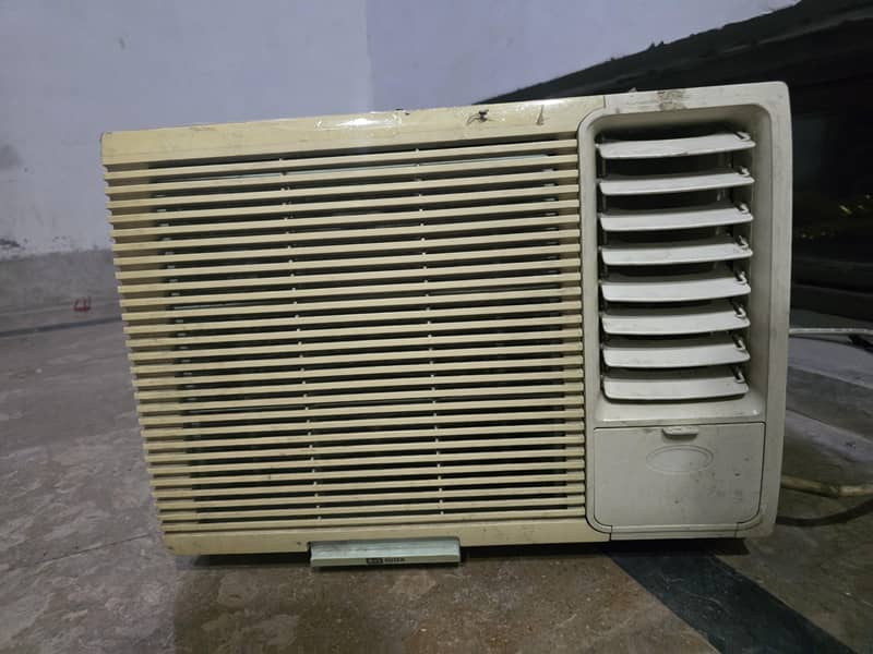 window AC 0