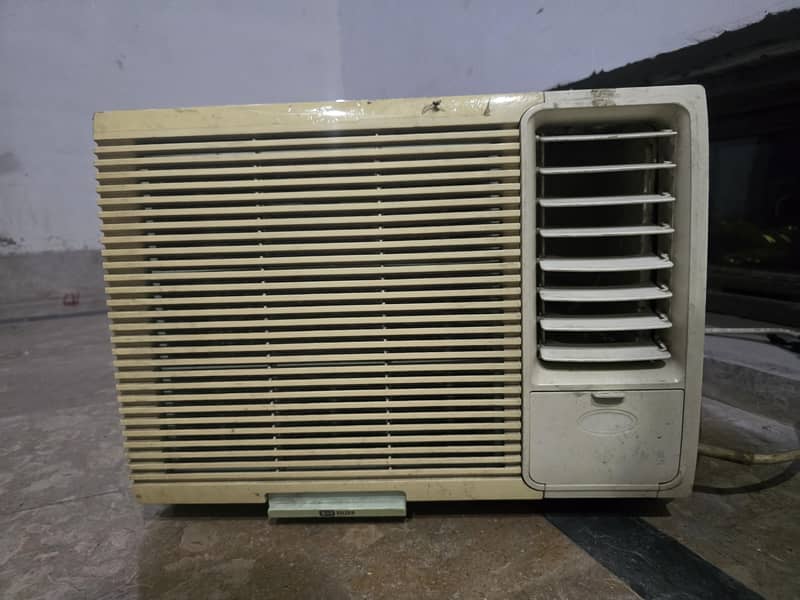 window AC 1
