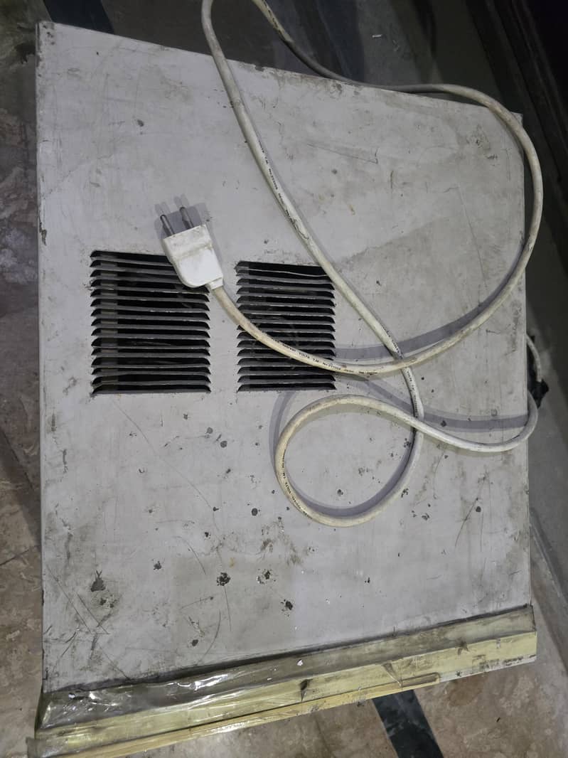 window AC 3