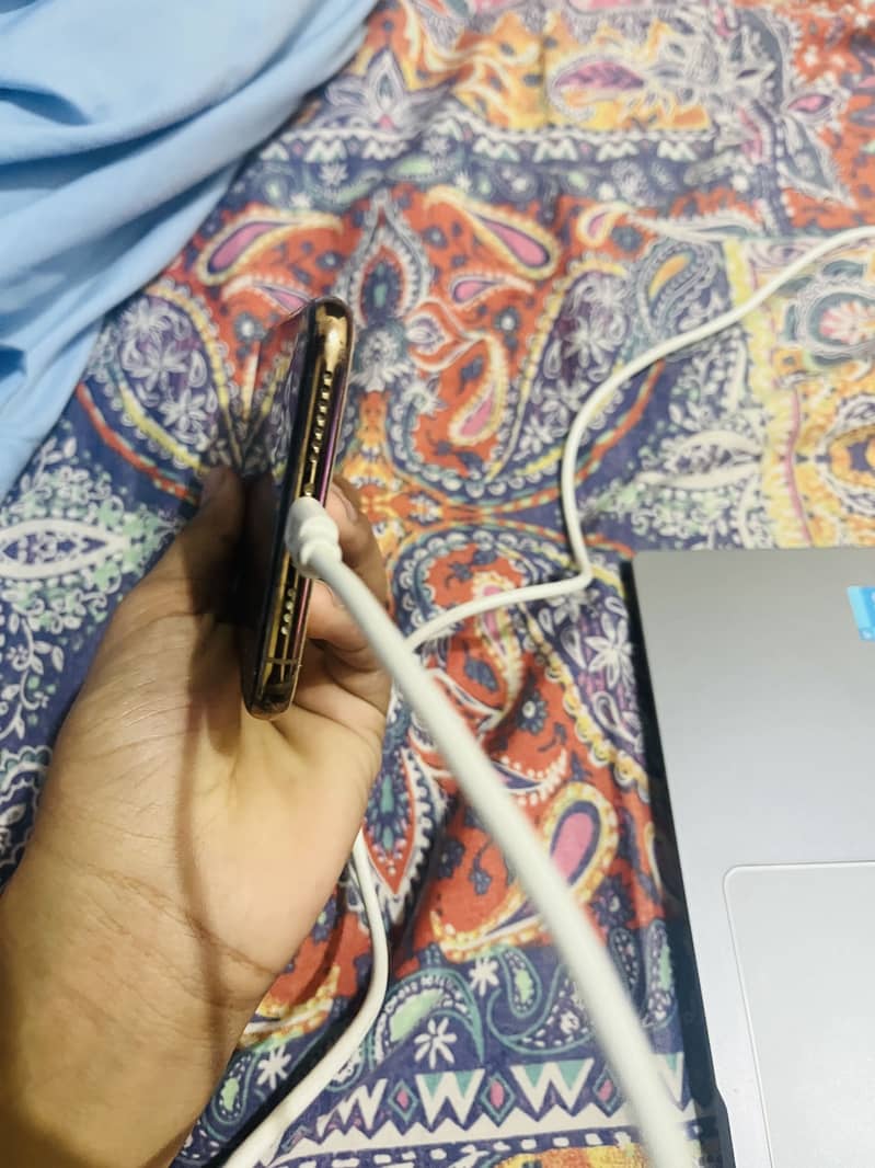 Apple iPhone 11 Pro Max 3
