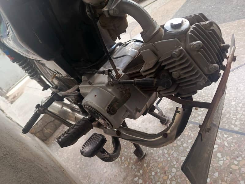 United 70cc 4