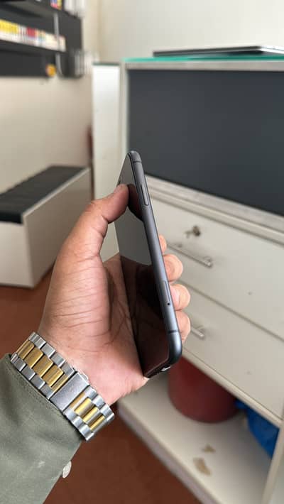 Apple iPhone 11