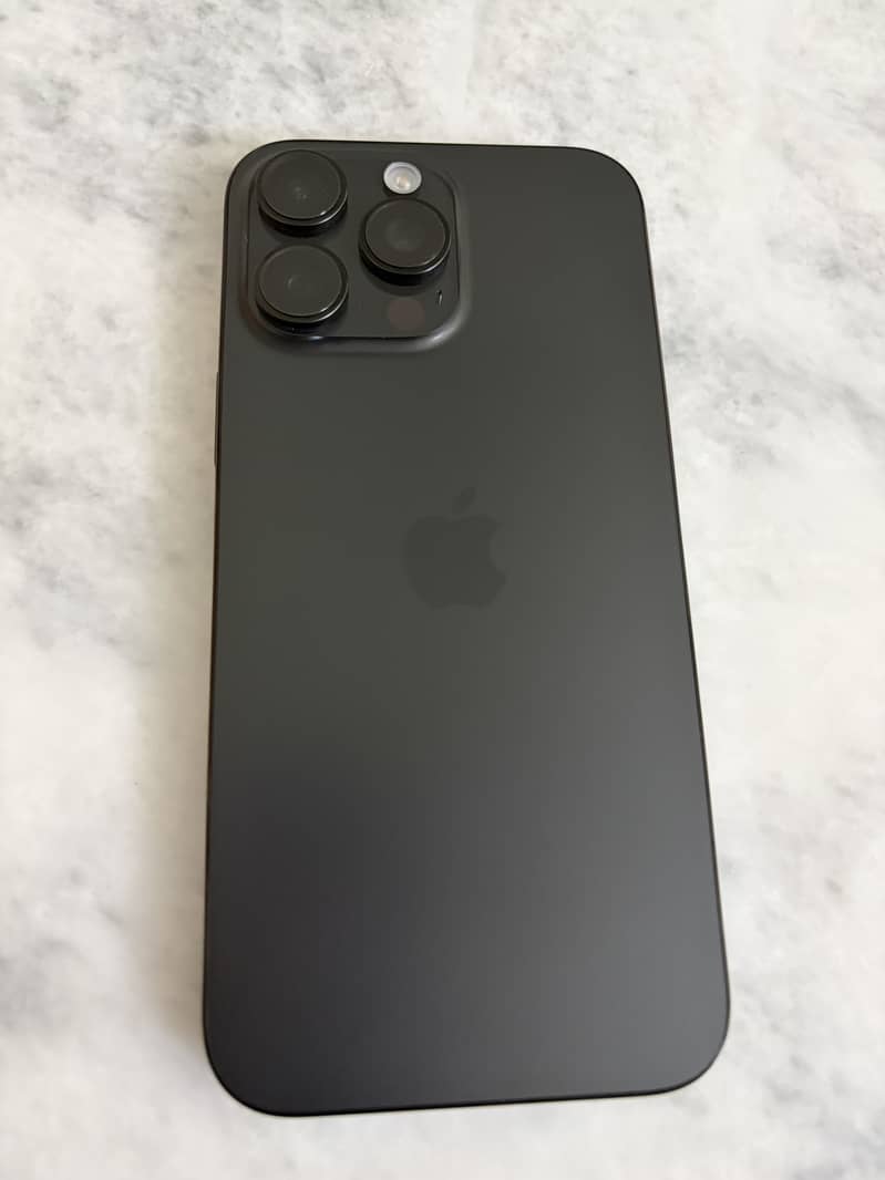 Apple iPhone 16 Pro Max 3