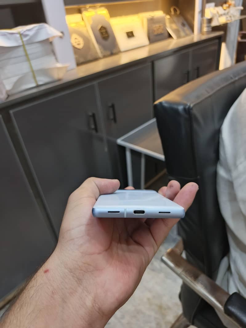 Google Pixel 7a 1