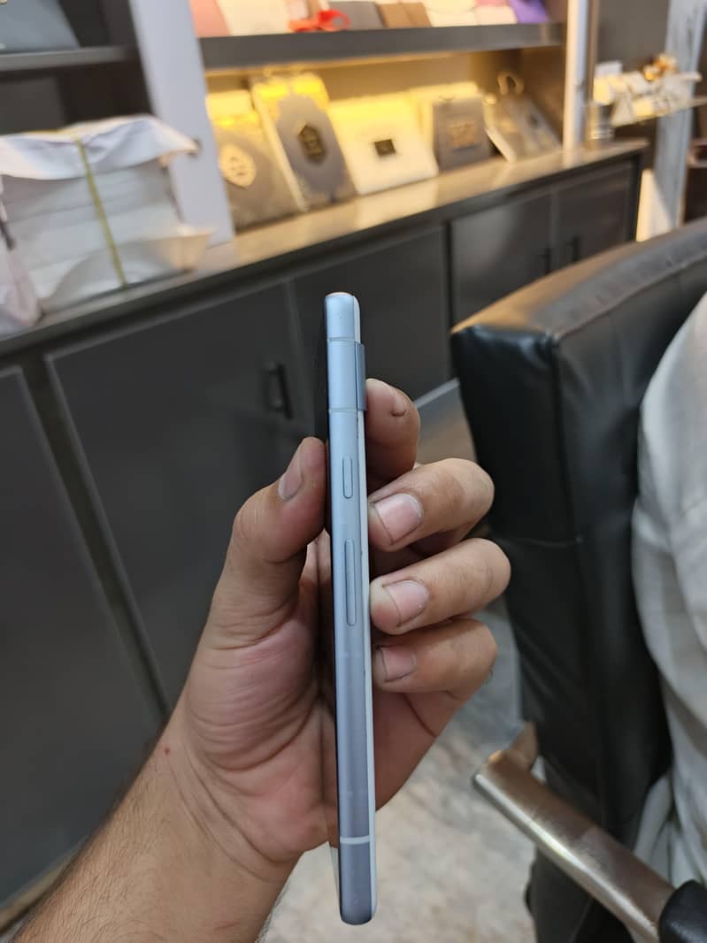 Google Pixel 7a 4