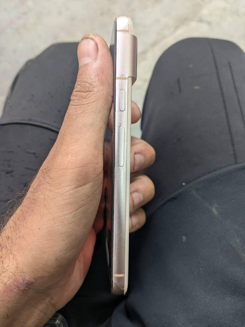 Google Pixel 8 2