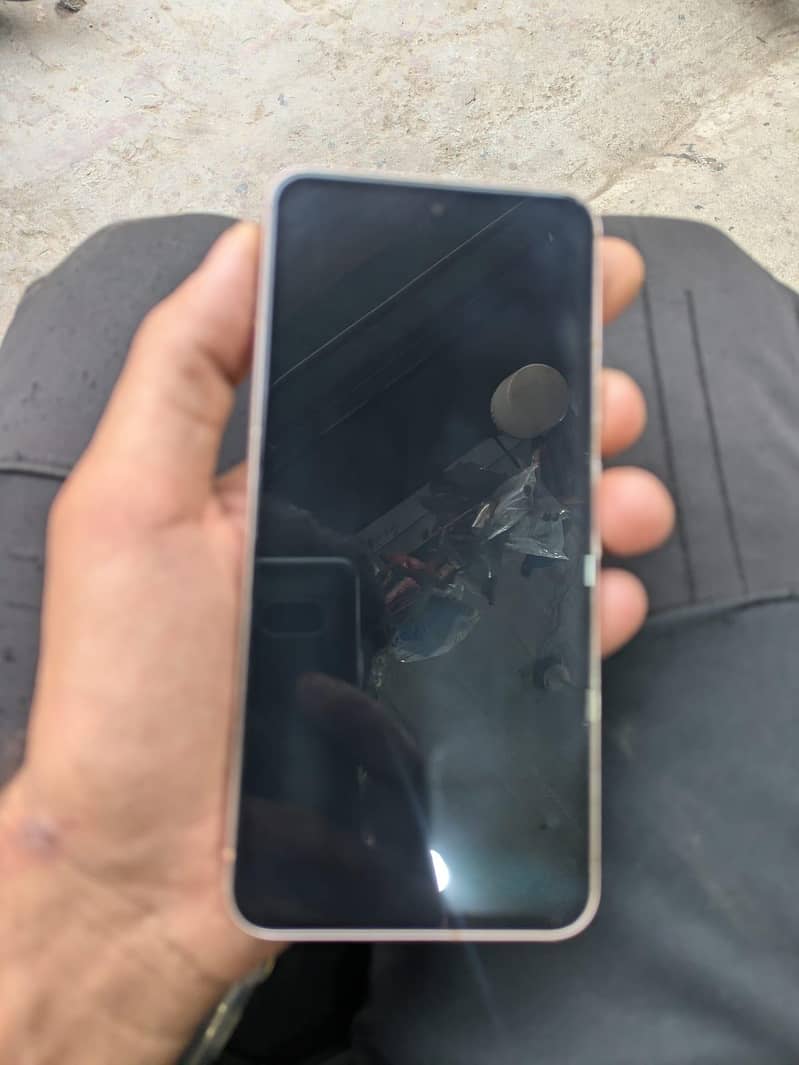 Google Pixel 8 4