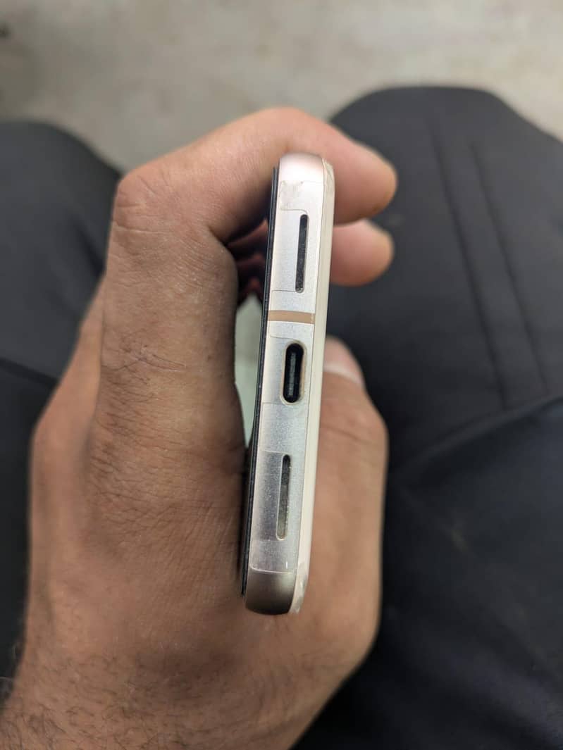 Google Pixel 8 6