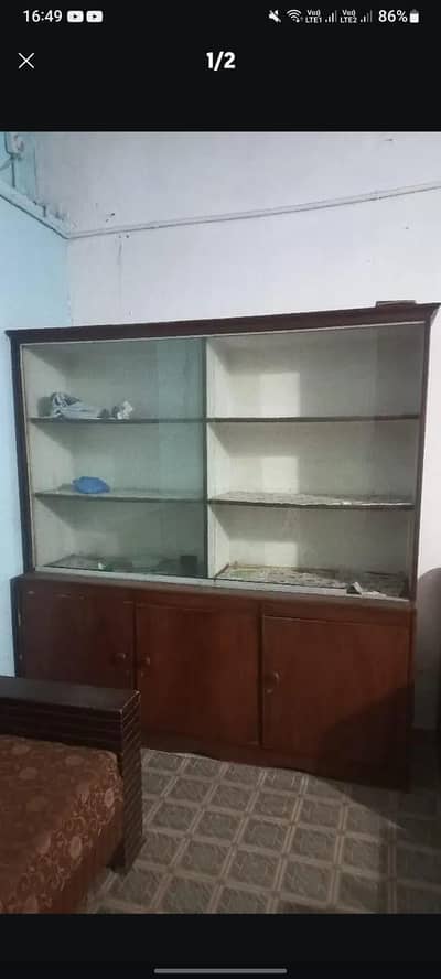 customised  showcase