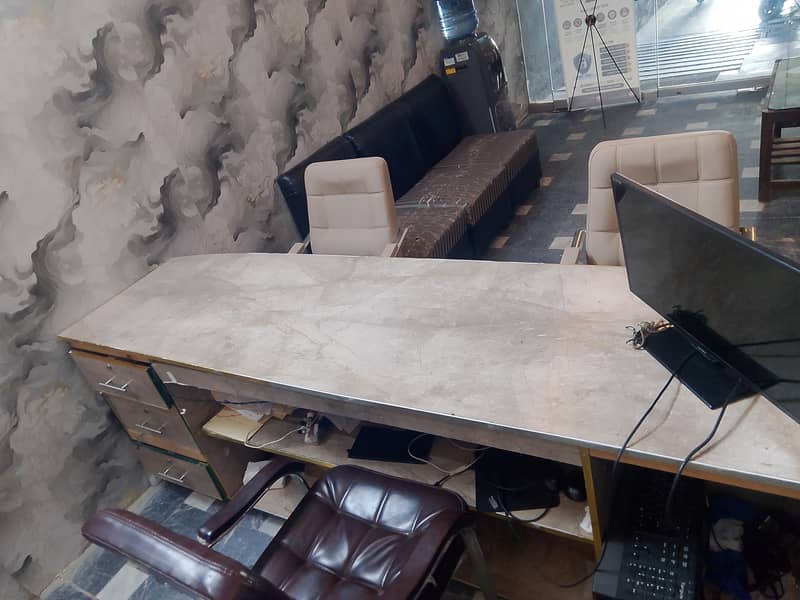Reception Table 0