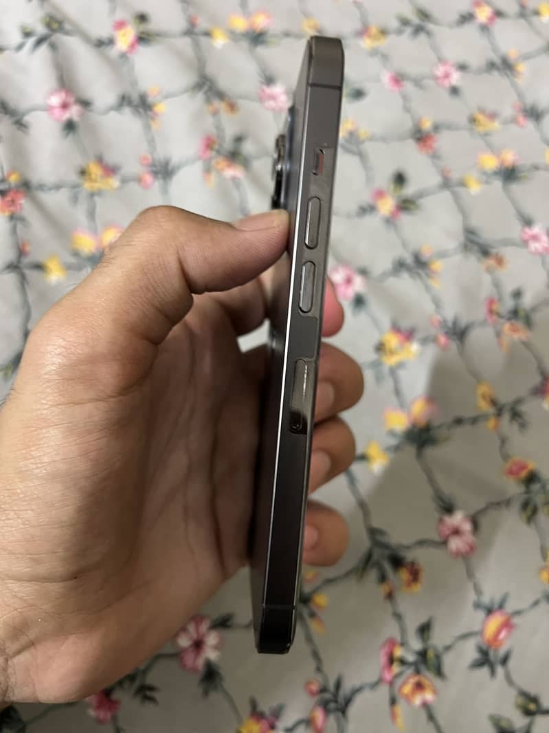 Apple iPhone 13 Pro 1