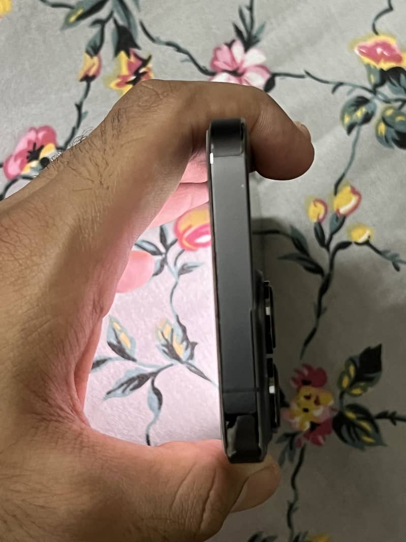 Apple iPhone 13 Pro 4