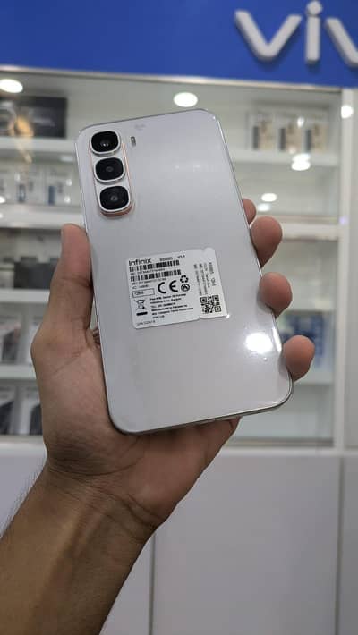 Infinix hot 60 pro 8 /128