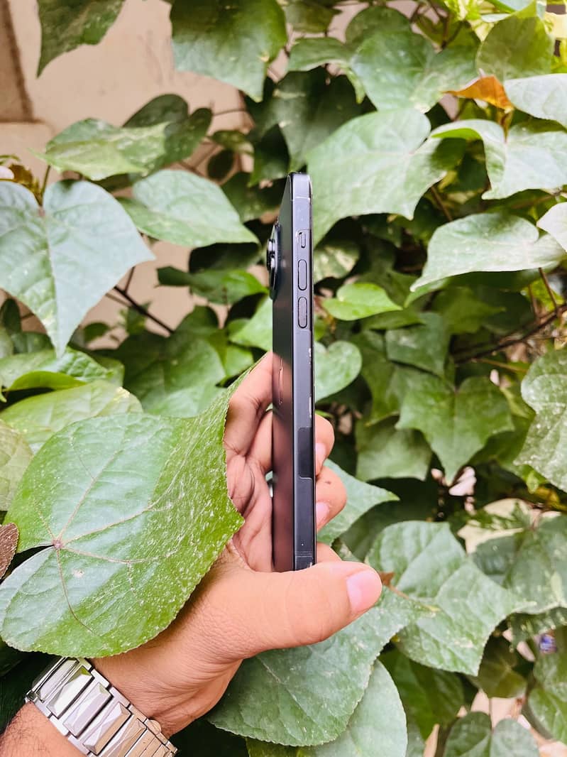 Apple iPhone 15 plus 3