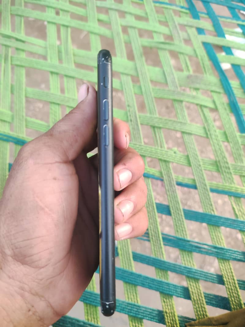 Apple iPhone SE 0