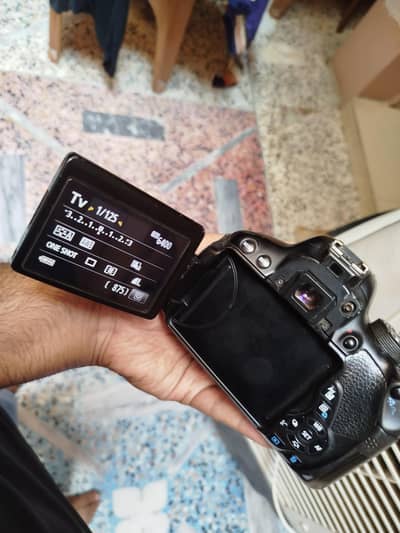 Canon 700D dslr camera touch screen display 03025271768 nikon