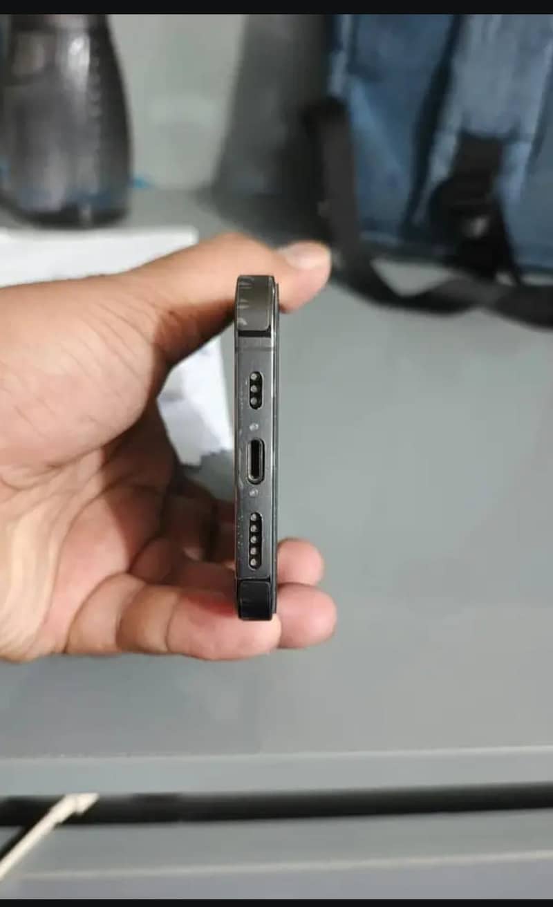 Apple iPhone 13 Pro Max 4