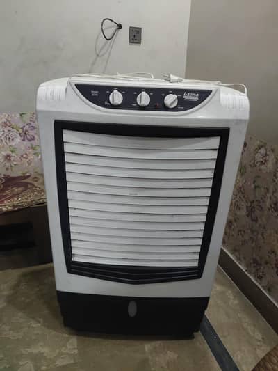 Izone Air Cooler Model 9000