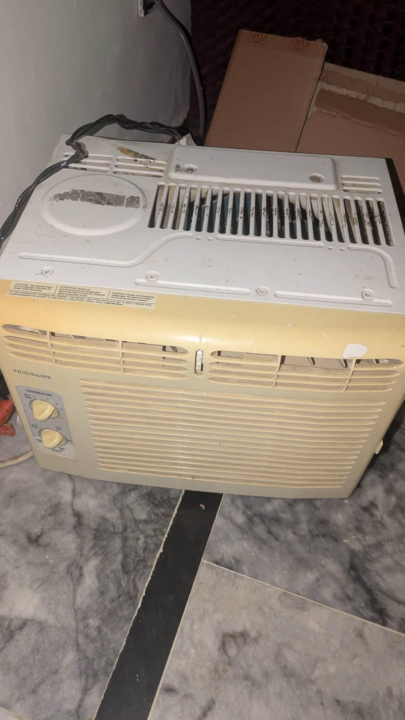 window ac 1