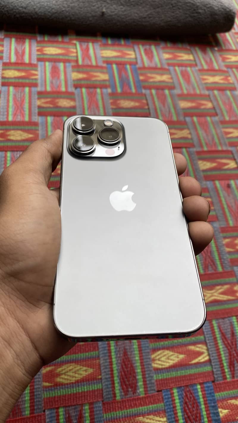Apple iPhone 13 Pro 1