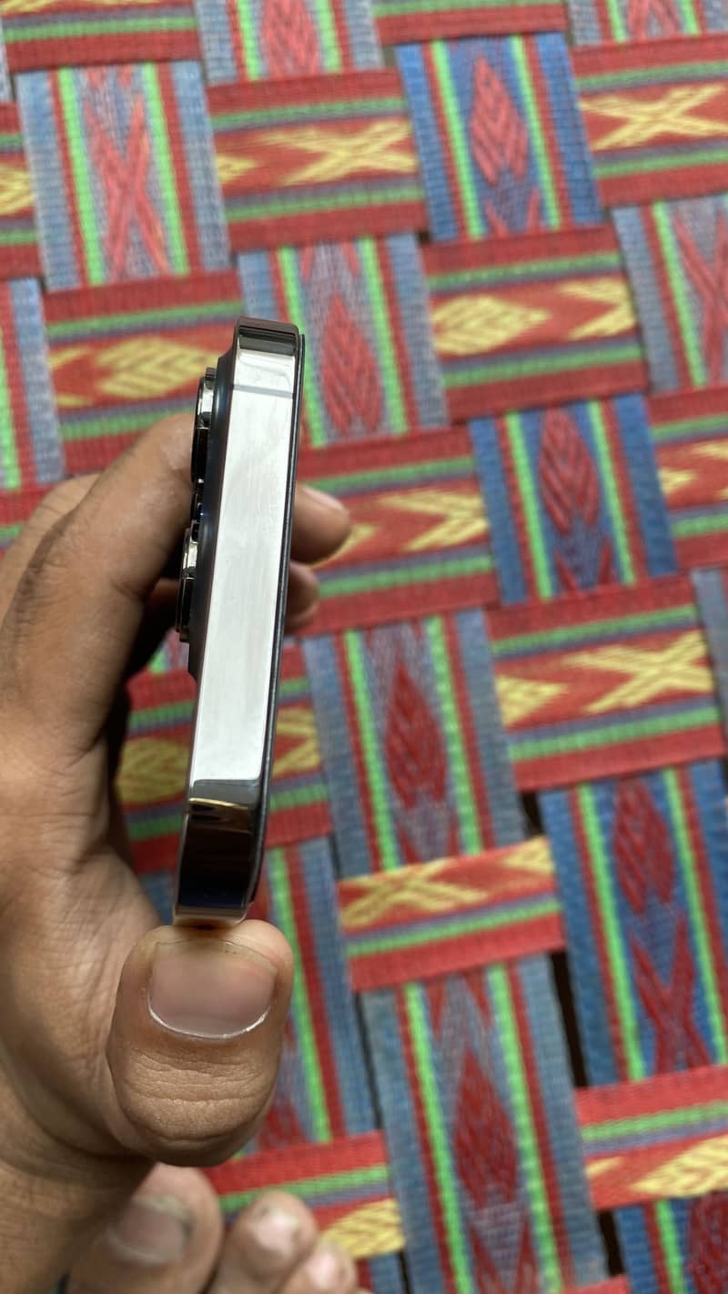Apple iPhone 13 Pro 3