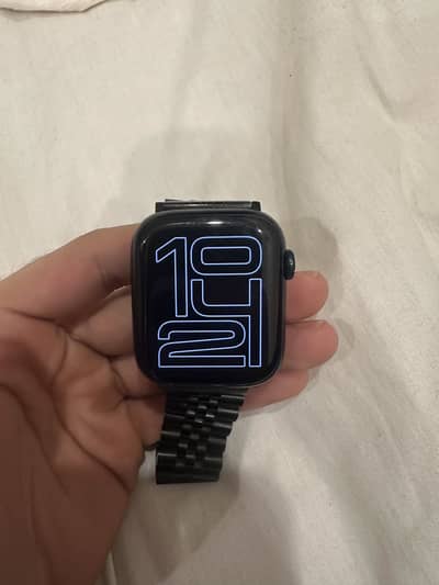 Apple watch series 8