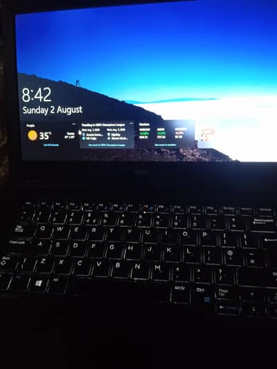 Dell laptop neat and clean condition new modal