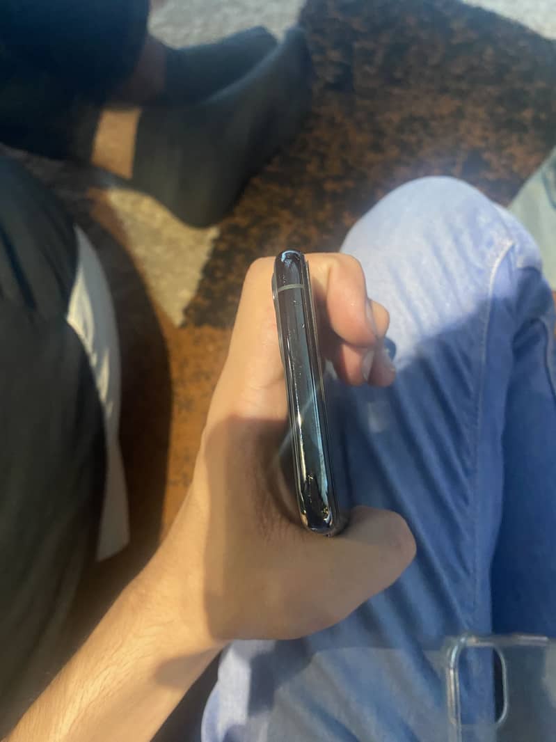 Apple iPhone 11 Pro 5