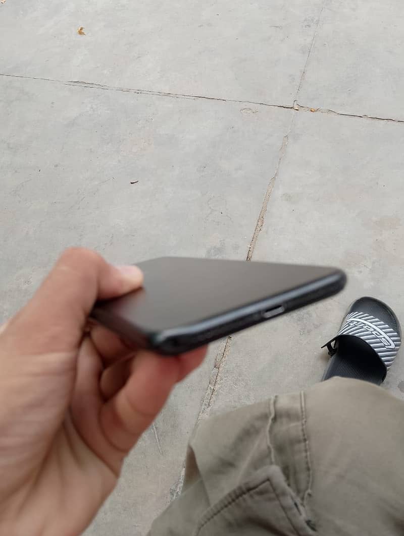 Apple iPhone 7 Plus 0