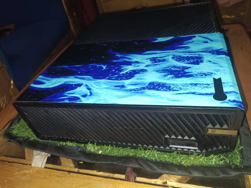 Xbox one with controller 5