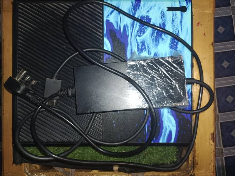 Xbox one with controller 7