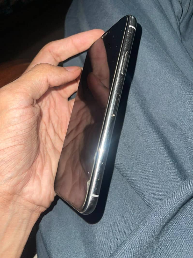 Apple iPhone X 5