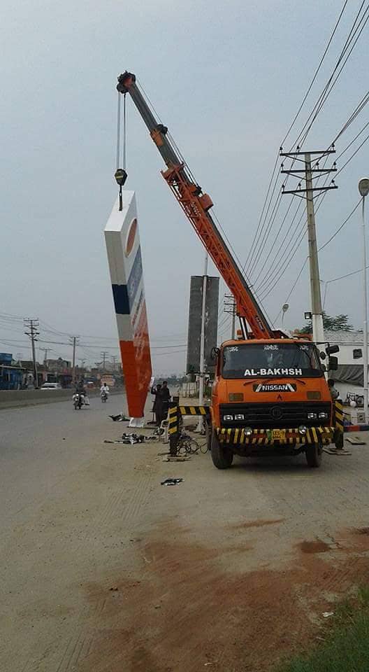 heavy machinery loading unloading 4
