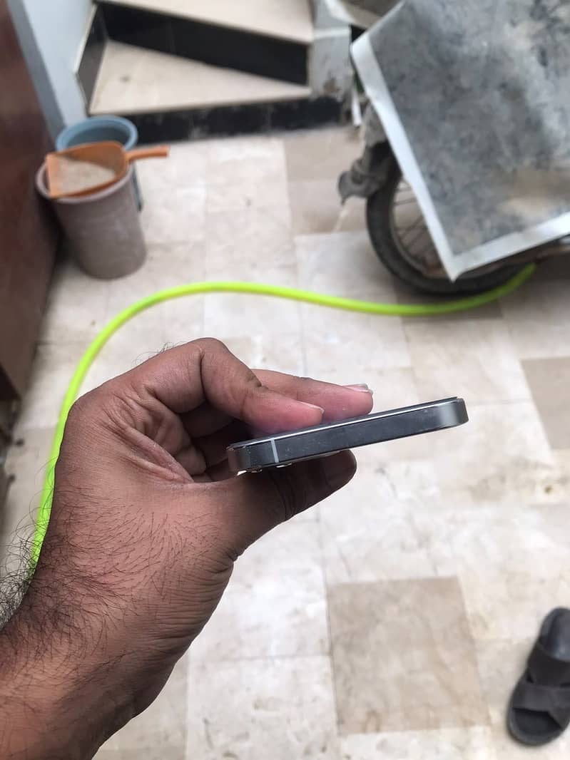 Apple iPhone 12 Pro 0