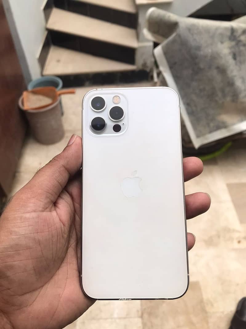 Apple iPhone 12 Pro 2