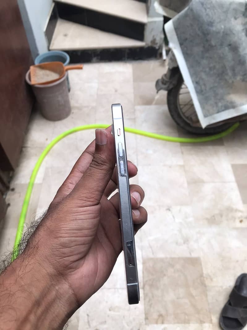 Apple iPhone 12 Pro 3