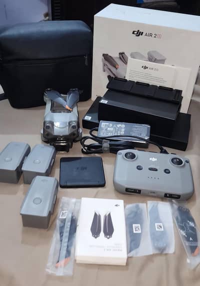 DJI air 2s combo excellent condition