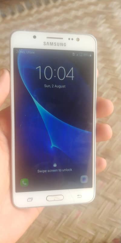Samsung Mobile J5