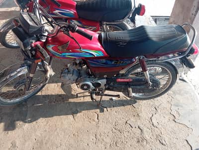 neat and clean bike with 10 /10 engine