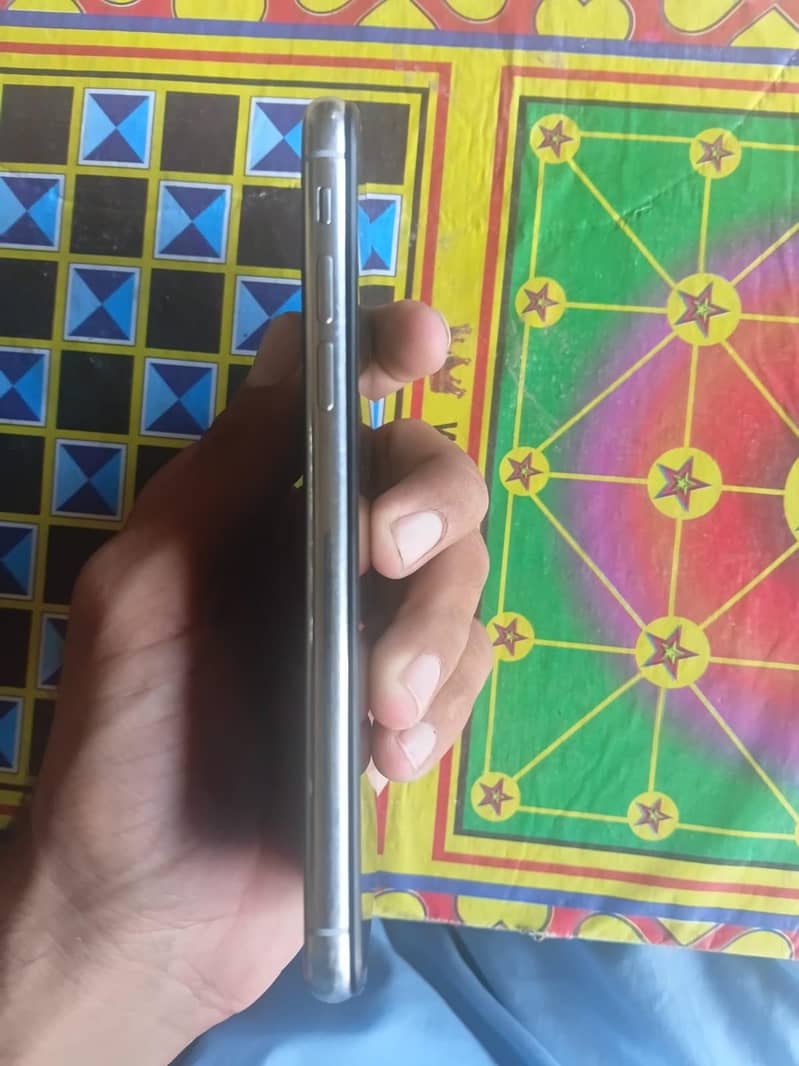 Apple iPhone X 3