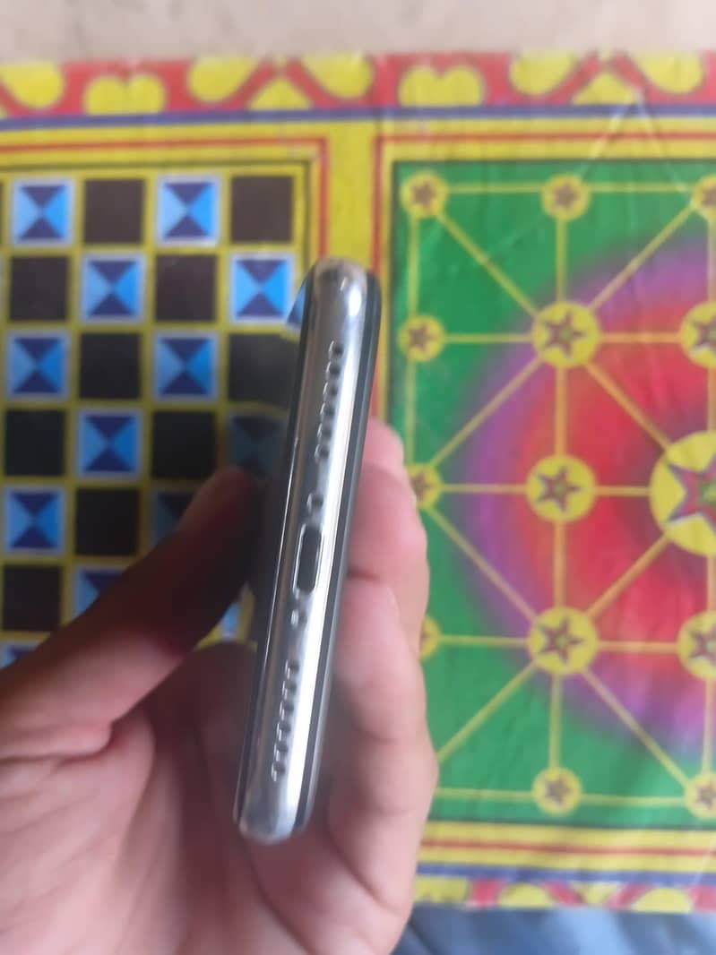 Apple iPhone X 6