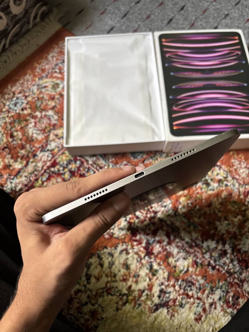 Ipad pro M2 with box 2