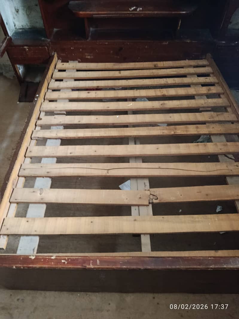 Solid Wood Handmade King Size Bed 1