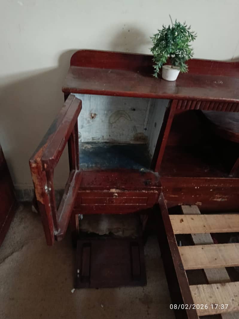 Solid Wood Handmade King Size Bed 2