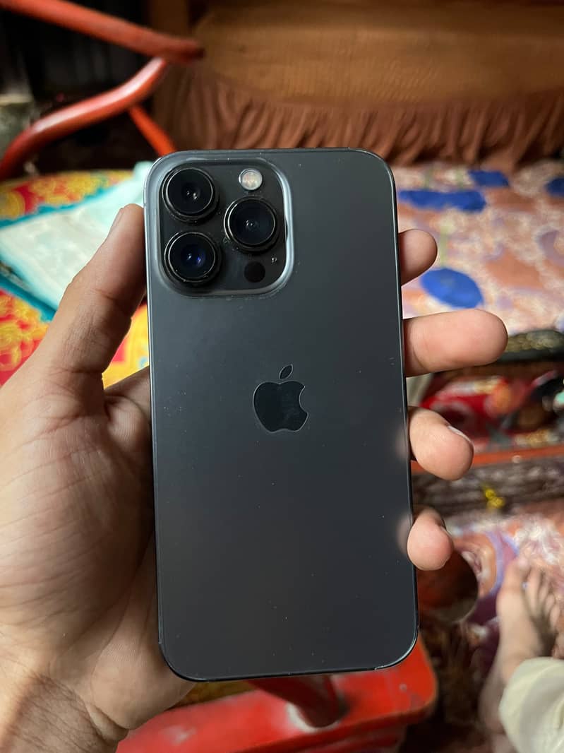 Apple iPhone 13 Pro 1
