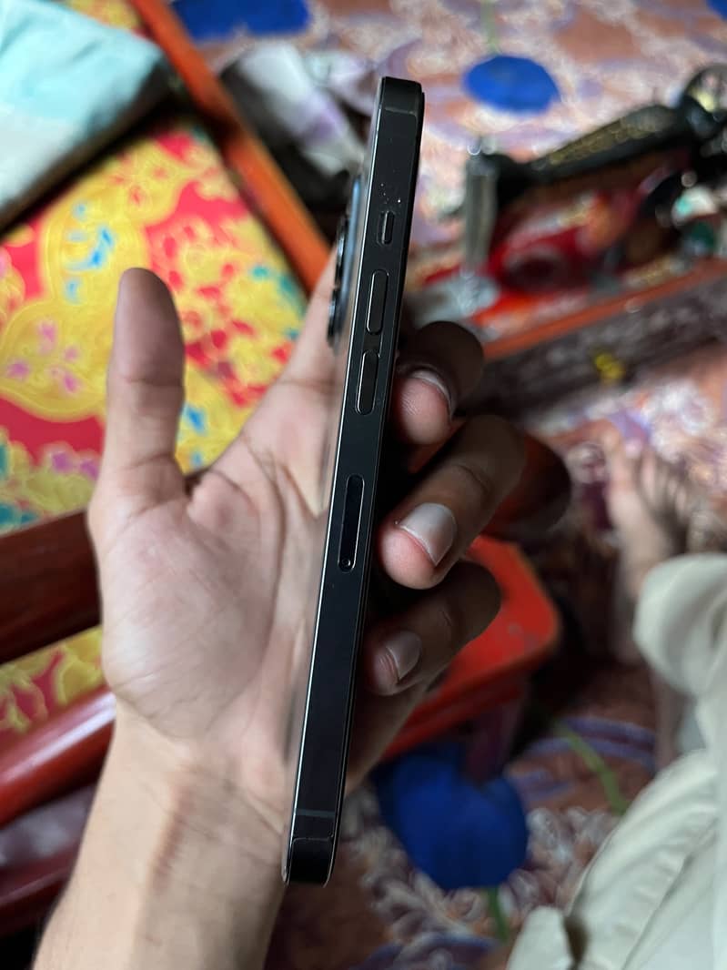 Apple iPhone 13 Pro 4
