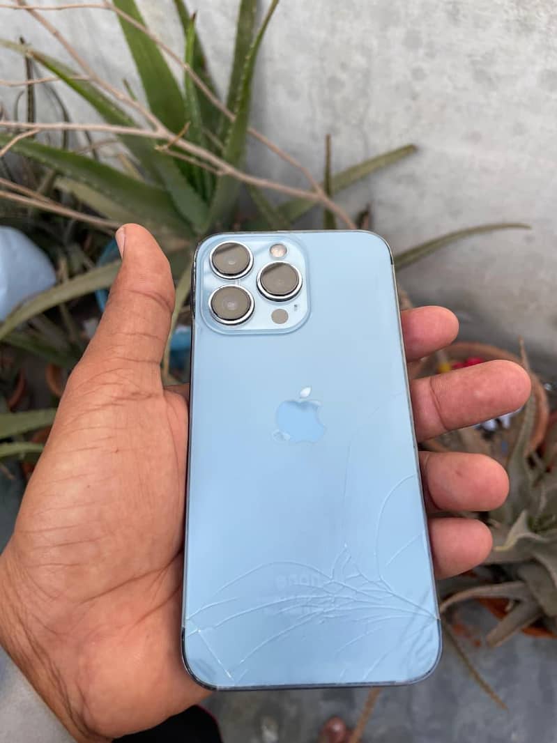 Apple iPhone 13 Pro 3