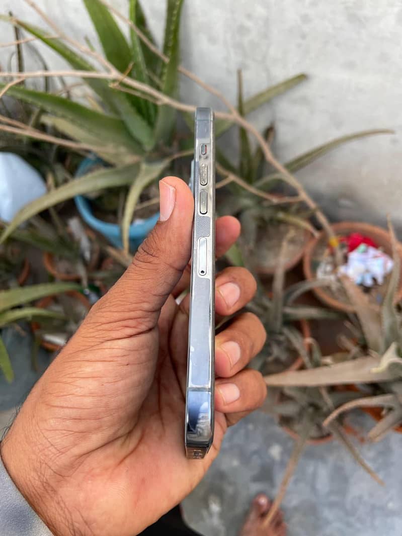 Apple iPhone 13 Pro 4