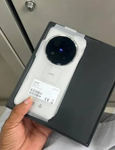 Vivo  x200 Pro 16 ram 512 GB Memori Officiale PTA  with full box
